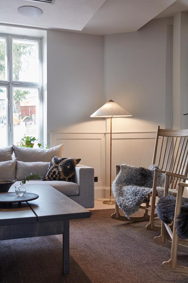 Runo Hotel פורבו מראה חיצוני תמונה A floor lamp