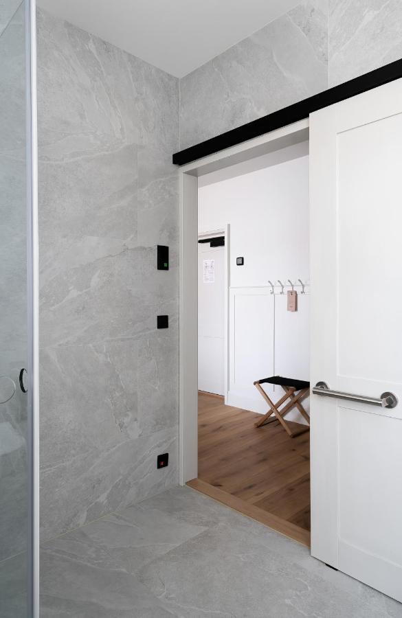 Runo Hotel פורבו מראה חיצוני תמונה A modern interior door